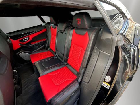 Used 2022 Lamborghini Urus AWD/4WD image 21