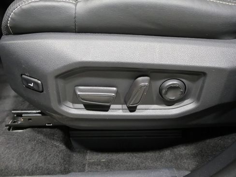 Used 2023 Toyota Sequoia Capstone AWD/4WD image 10