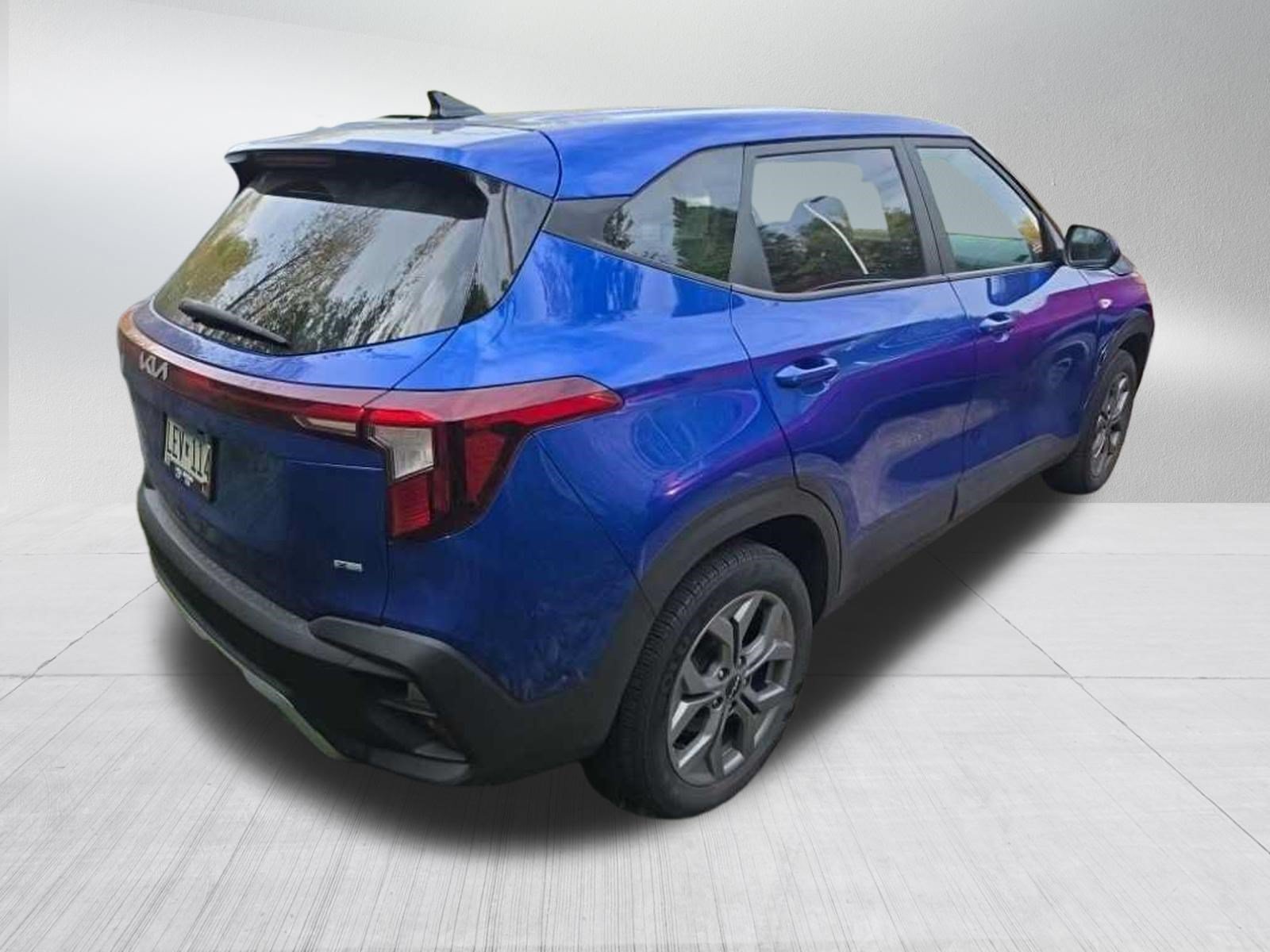Used 2024 Kia Seltos LX AWD/4WD image 4