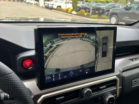 Certified 2024 Toyota Tacoma TRD Off-Road w/ TRD Off Road Premium Package AWD/4WD image 25