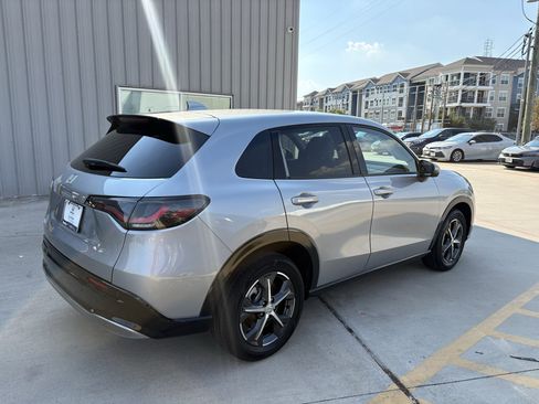 Certified 2024 Honda HR-V EX-L image 4