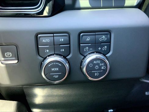 Used 2025 GMC Sierra 2500 AT4X AWD/4WD image 29