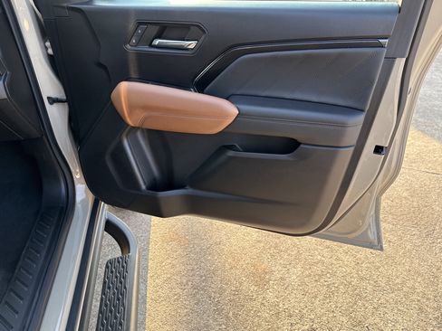 Certified 2023 GMC Canyon AT4 w/ AT4 Premium Package image 15