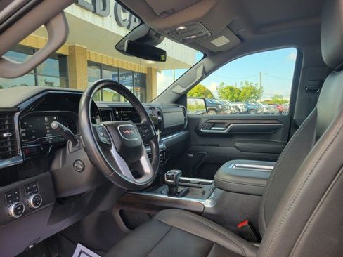 Used 2022 GMC Sierra 1500 SLT w/ SLT Premium Package AWD/4WD image 11