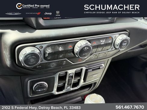 Used 2023 Jeep Wrangler Unlimited Sahara AWD/4WD image 19