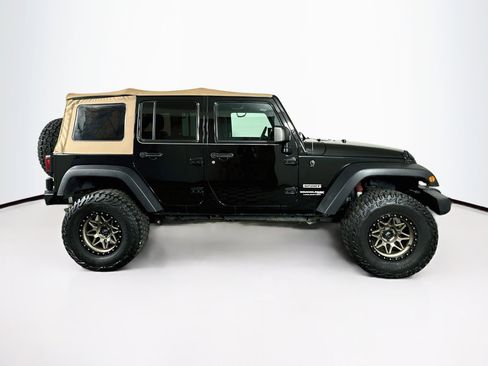 Used 2018 Jeep Wrangler Unlimited Sport S AWD/4WD image 10