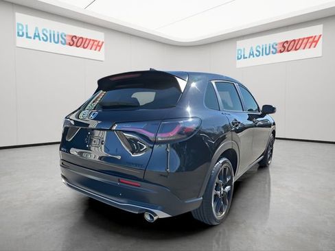 Used 2025 Honda HR-V Sport image 3