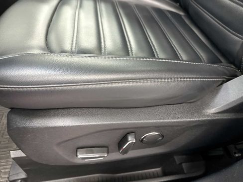 Used 2019 Ford Edge SEL w/ Equipment Group 201A AWD/4WD image 14