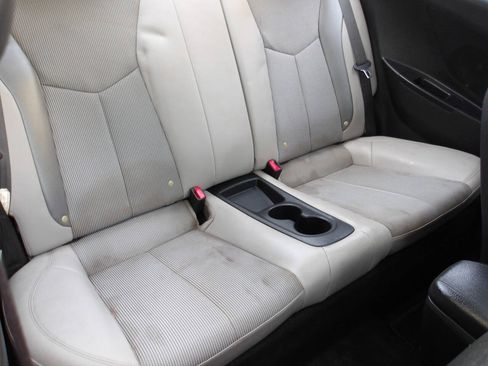 Used 2013 Hyundai Veloster w/ Tech Pkg FWD image 23