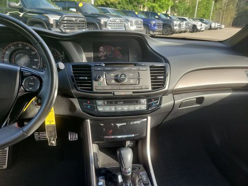 Used 2017 Honda Accord Sport Special Edition image 19