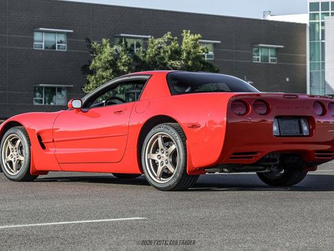 Used 2000 Chevrolet Corvette Coupe w/ Lighting Pkg RWD image 6
