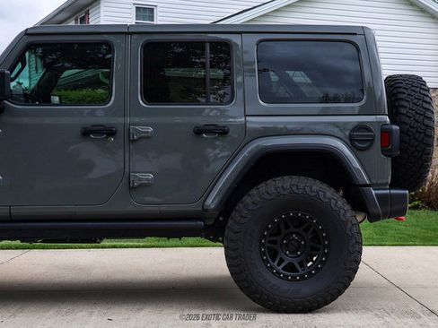 Used 2022 Jeep Wrangler Unlimited Sahara w/ Cold Weather Group AWD/4WD image 5