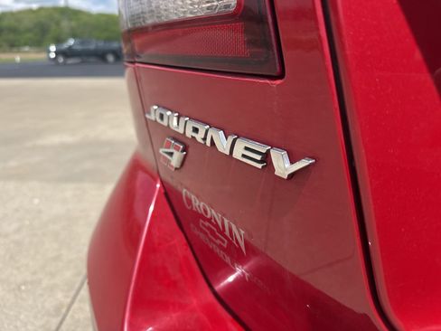 Used 2018 Dodge Journey Crossroad AWD/4WD image 9