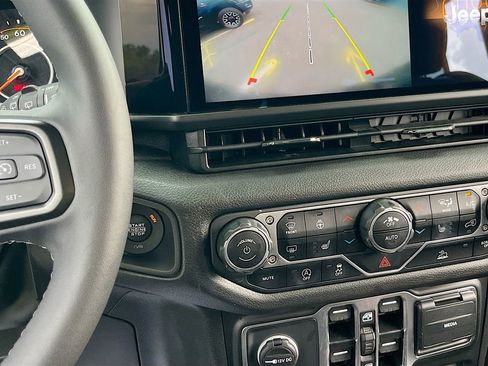 Certified 2025 Jeep Wrangler Unlimited Sport AWD/4WD image 13