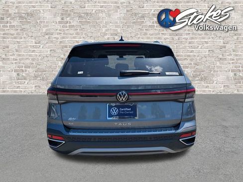 Used 2025 Volkswagen Taos SE FWD image 5