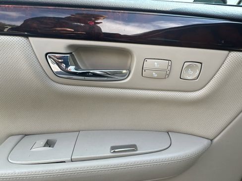 Used 2008 Cadillac DTS image 17