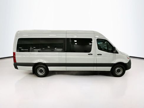 Used 2025 Mercedes-Benz Sprinter 2500 image 9
