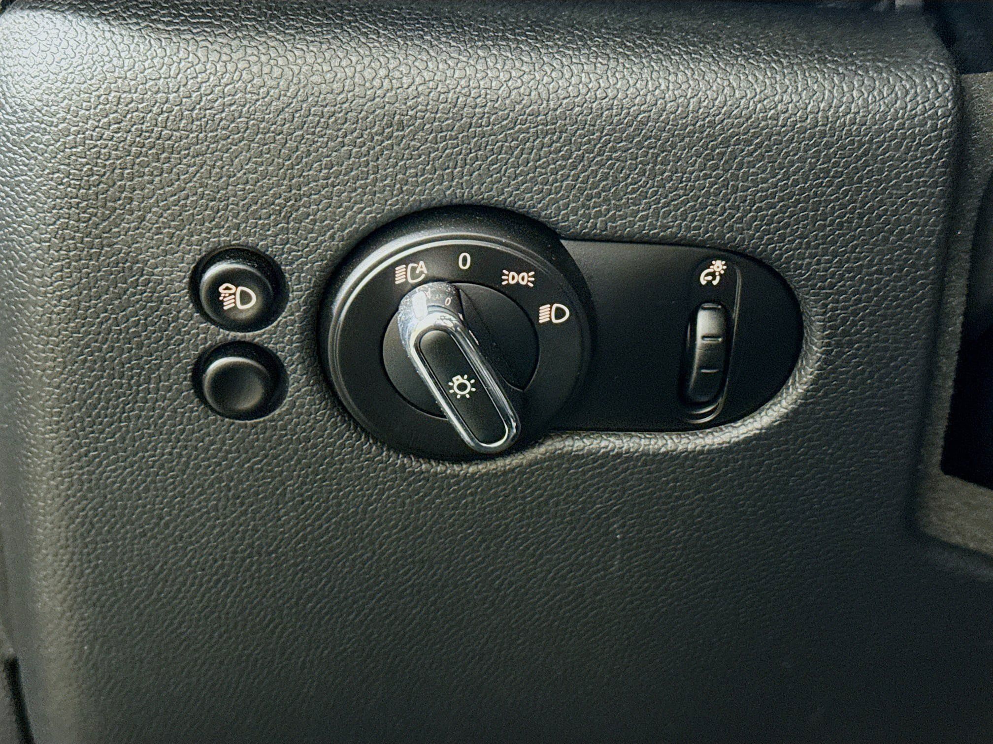 Used 2023 MINI Cooper S FWD image 13