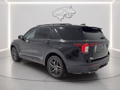 Used 2025 Ford Explorer ST AWD/4WD image 3