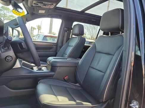 Used 2024 Chevrolet Suburban Premier w/ Premium Package image 24