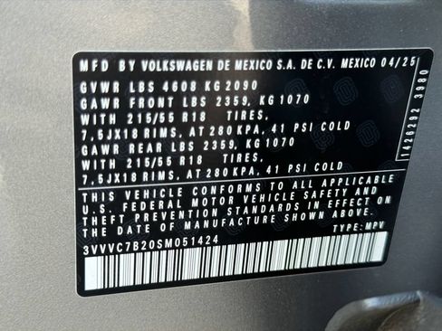 Used 2025 Volkswagen Taos SE w/ Panoramic Sunroof Package AWD/4WD image 27