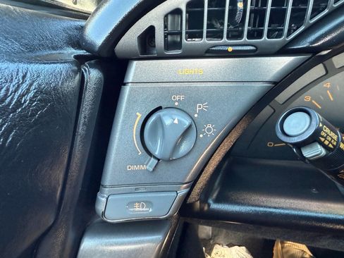 Used 1990 Chevrolet Corvette Convertible image 25