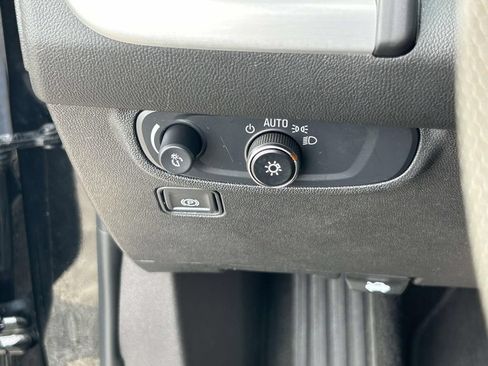 Used 2024 GMC Terrain SLE AWD/4WD image 24