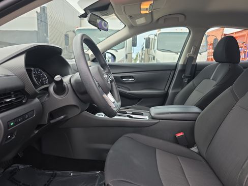 Used 2025 Nissan Sentra SV FWD image 23