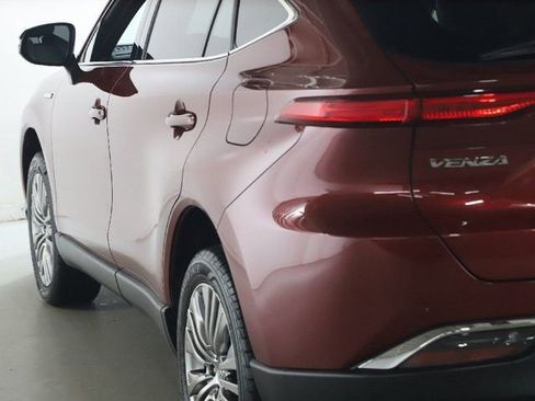 Used 2021 Toyota Venza Limited w/ Advanced Technology Package image 45