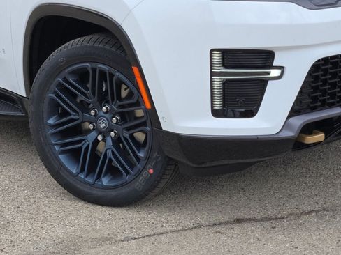 New 2026 Jeep Grand Wagoneer L 4WD image 3