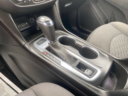 Used 2019 Chevrolet Equinox LT AWD/4WD image 19