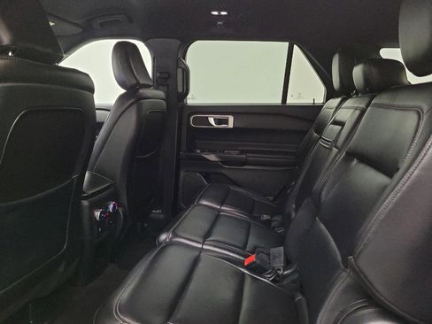 Used 2020 Ford Explorer XLT w/ Equipment Group 202A image 18