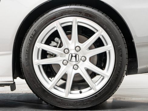 Used 2004 Honda S2000 image 11