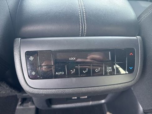 Used 2024 Nissan Pathfinder SV w/ Black Appearance Package image 13