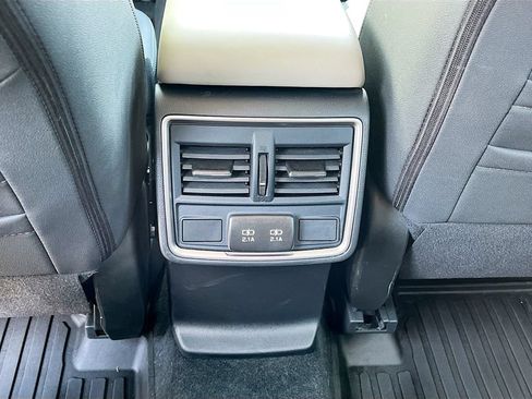 Used 2024 Subaru Forester Premium AWD/4WD image 26