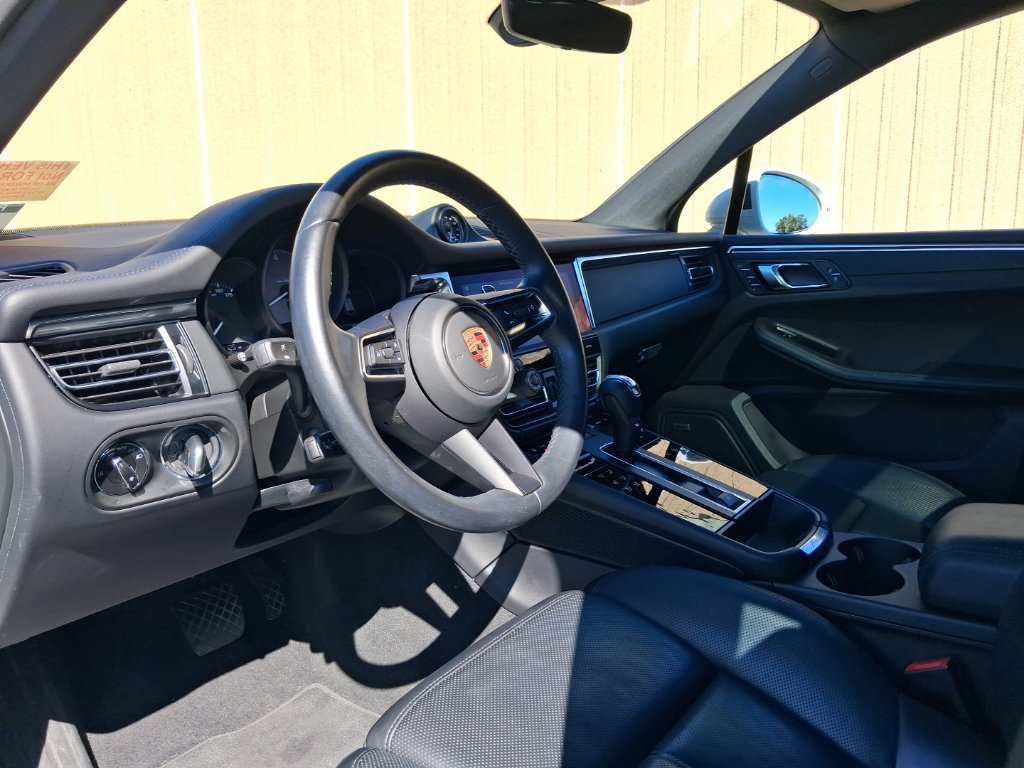 Certified 2024 Porsche Macan S AWD/4WD image 23