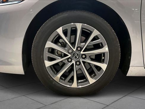 Used 2025 Lexus ES 350 image 11