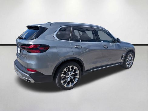 Used 2024 BMW X5 xDrive40i AWD/4WD image 4
