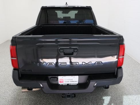 Certified 2025 Toyota Tacoma TRD Off-Road AWD/4WD image 8