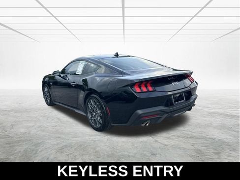 Used 2025 Ford Mustang GT RWD image 7