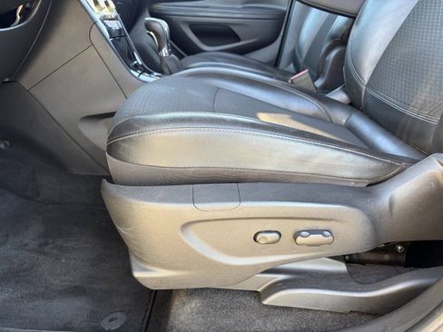 Certified 2019 Buick Encore Preferred FWD image 22