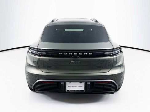 Certified 2025 Porsche Macan Electric image 8