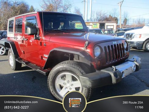 Used 2008 Jeep Wrangler Unlimited Sahara w/ Dual Top Group AWD/4WD image 2