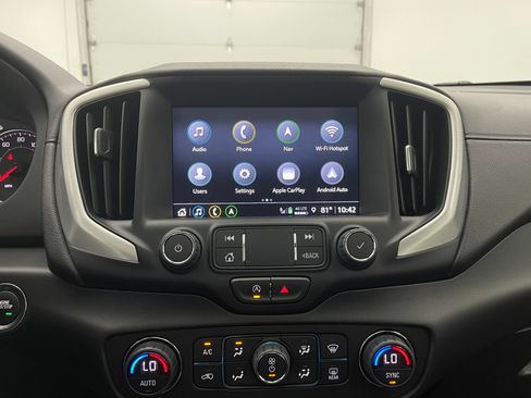 Used 2022 GMC Terrain SLT w/ Infotainment Package II AWD/4WD image 26