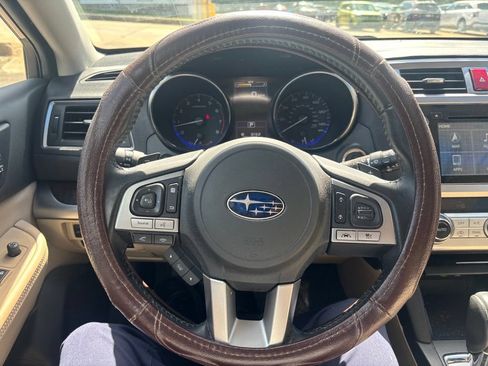 Used 2016 Subaru Outback 2.5i Limited AWD/4WD image 5