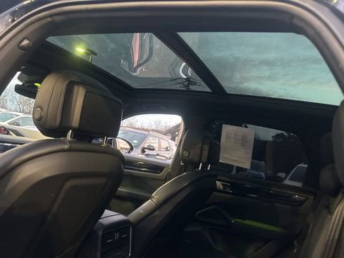 Used 2020 Porsche Cayenne image 17