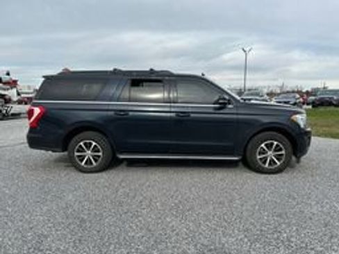 Used 2021 Ford Expedition Max XLT image 9