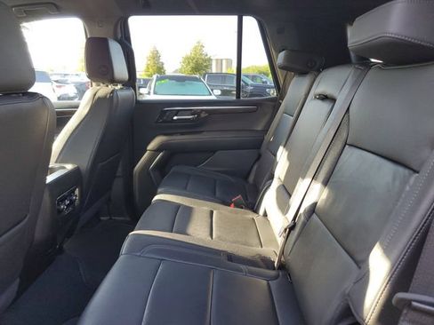 Used 2025 Chevrolet Tahoe LT AWD/4WD image 9