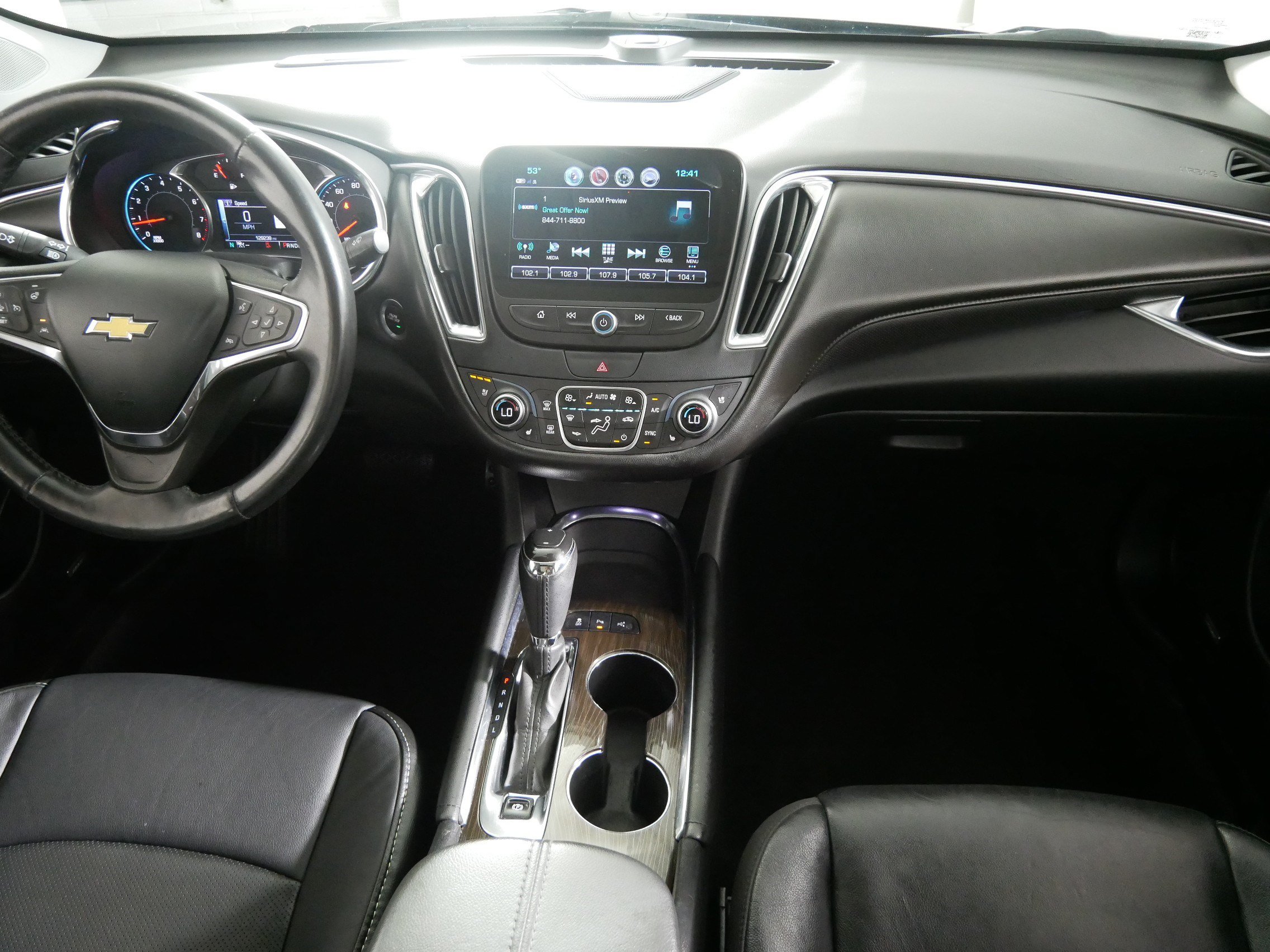 Used 2017 Chevrolet Malibu Premier w/ Premier Sun and Wheel Package FWD image 10