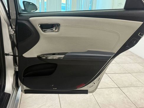 Used 2013 Toyota Avalon XLE Touring FWD image 21